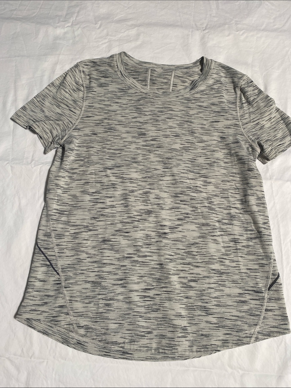 lululemon athletica Swiftly Relaxed Heathered Light Gray Short Sleeve Tee size 8